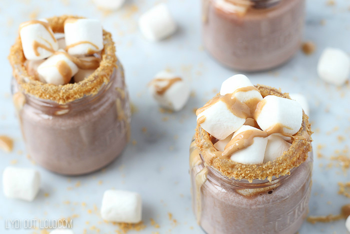Fluffer Nutter Butter Hot Cocoa Shooters - OMG these are amazing! Such a fun party cocktail!